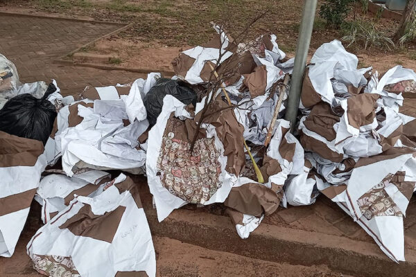 praça matriz sujeira