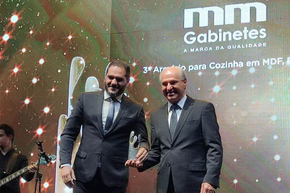 Juliano Minucci e Toninho Minucci receberam o prêmio nesta terça-feira (14)