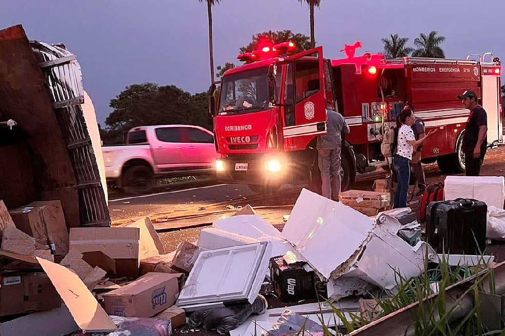 Acidente aconteceu nesta segunda-feira (10) foto - Lucas Ribeiro