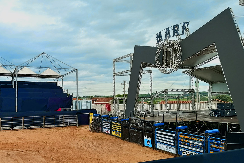 rodeio-24_arena