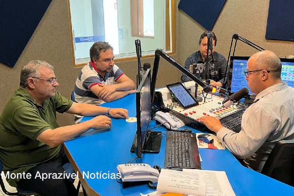 Marcio e Gilberto durante entrevista a Difusora Aparecida - foto Lucas Ribeiro
