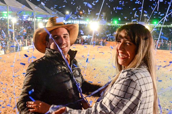 André e Priscila descobriram na arena o sexo do primeiro filho - foto Lucas Ribeiro