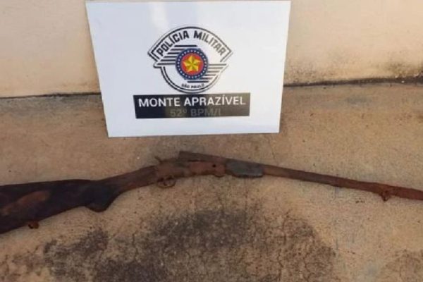 Arma estava enterrada há pelo menos 3 anos