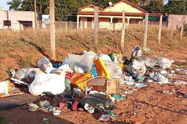 Moradores postavam fotos nas redes sociais (reprodução Facebook)