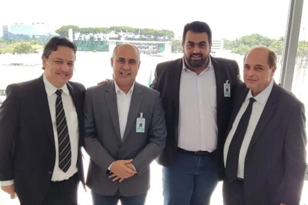 Marcio Miguel, Alexandre Silveira (prefeito de Tanabi) e Dilmo Rezende (prefeito de José Bonifácio)