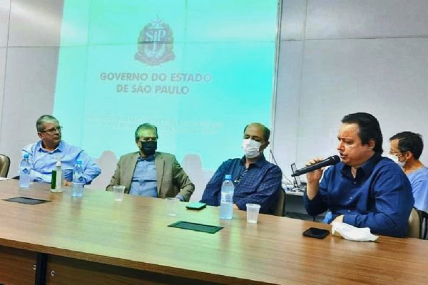 Prefeito participou da reunião com  Gorinchteyn e disse que Santa Casa receberá instrumentos cirúrgicos
